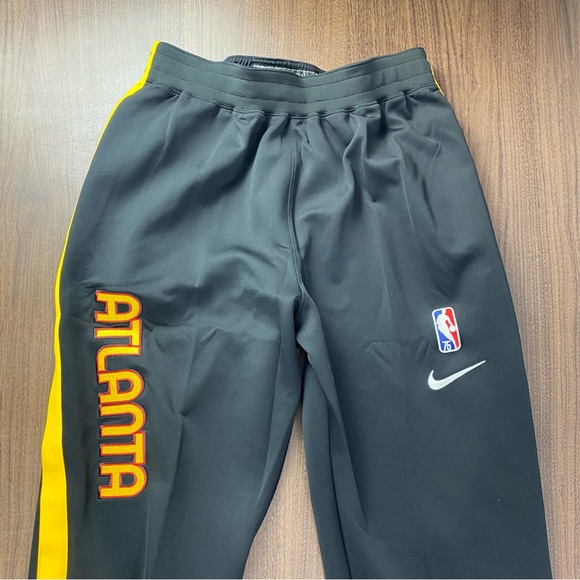 Nike Atlanta Hawks Pants Black Yellow Warm Up Team Issued NBA Men’s Sz L - Picture 3 of 6